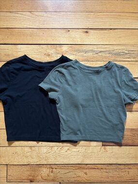 wild fable Short Sleeve Crop Tees in Black & Olive
